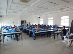 在学习中纳凉 华立涂装开展职工技能与家政服务培训